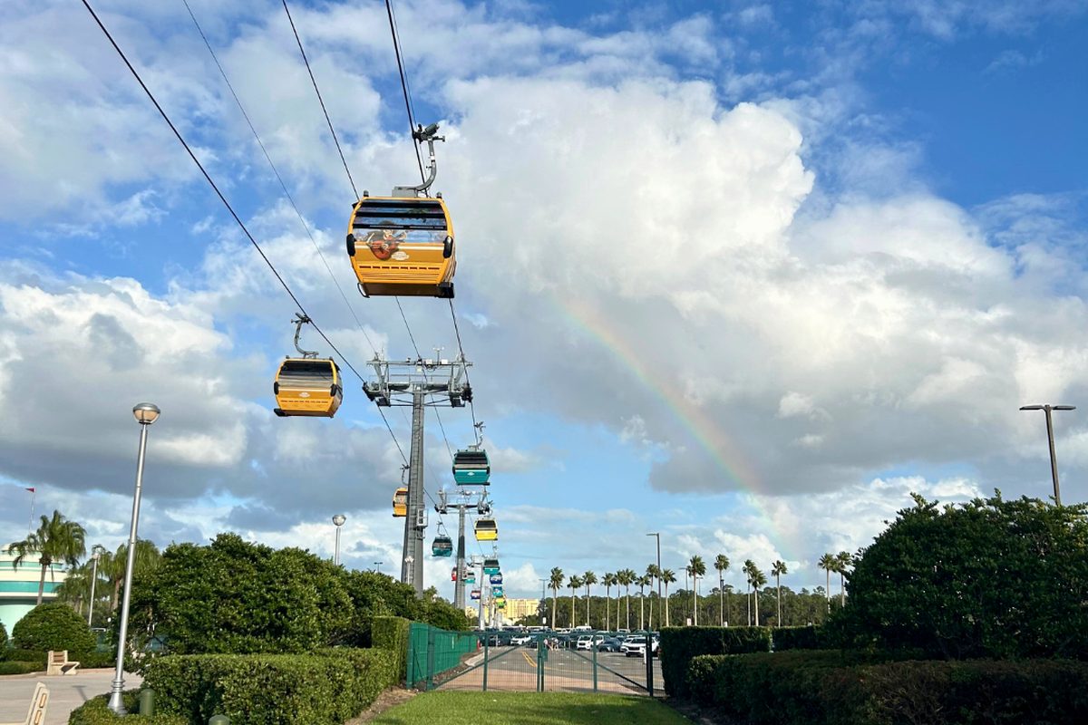 Yellow Skyliner gondolas on the cable near the Hollywood Studios entrance