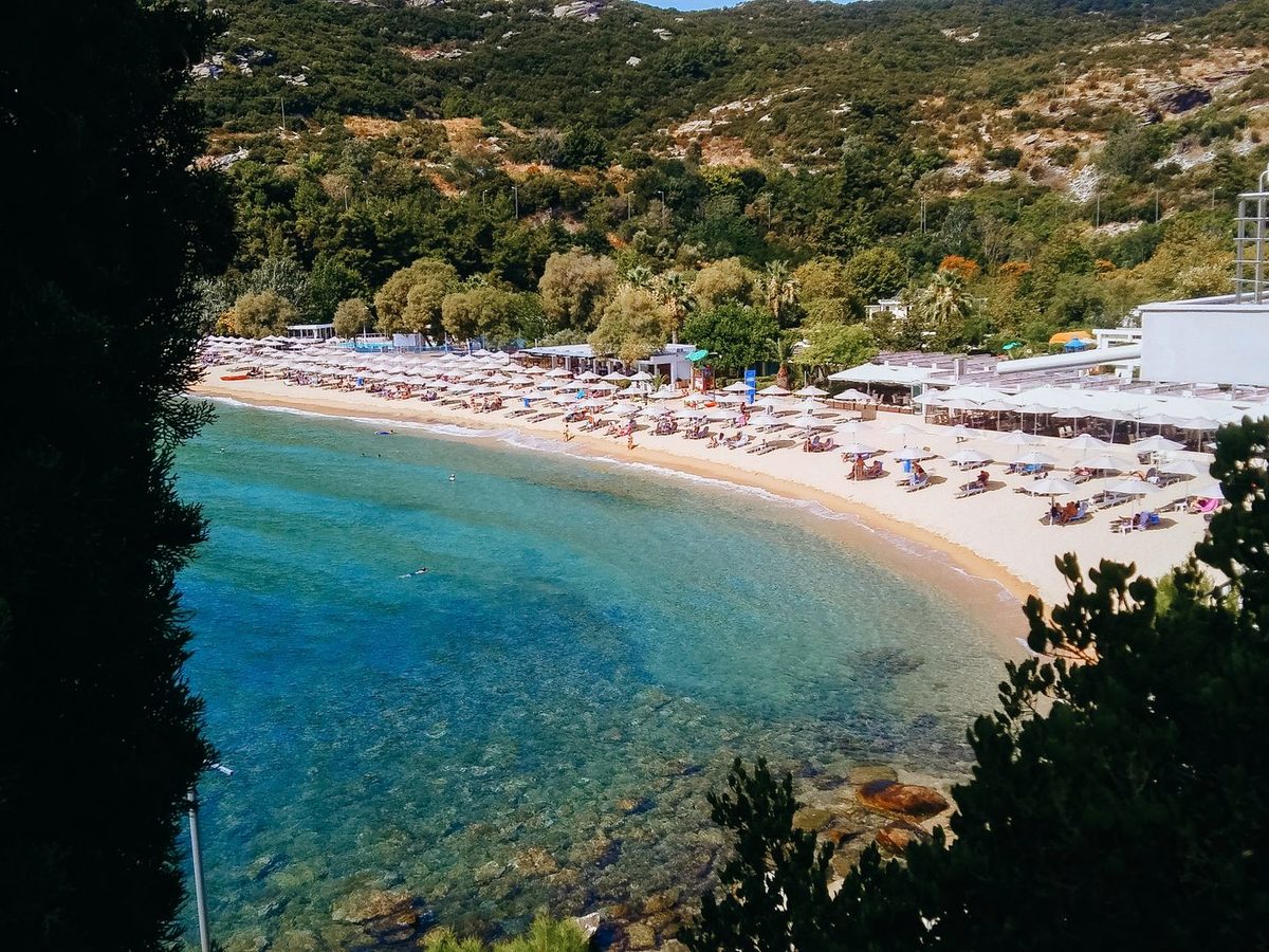 A typical organised resort beach
