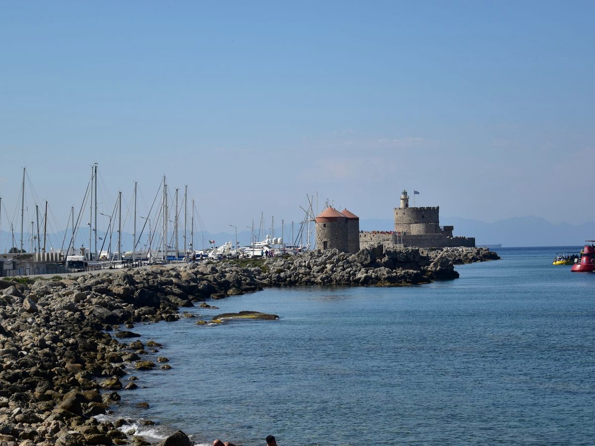 The fort at the mouth of Mandraki harbour